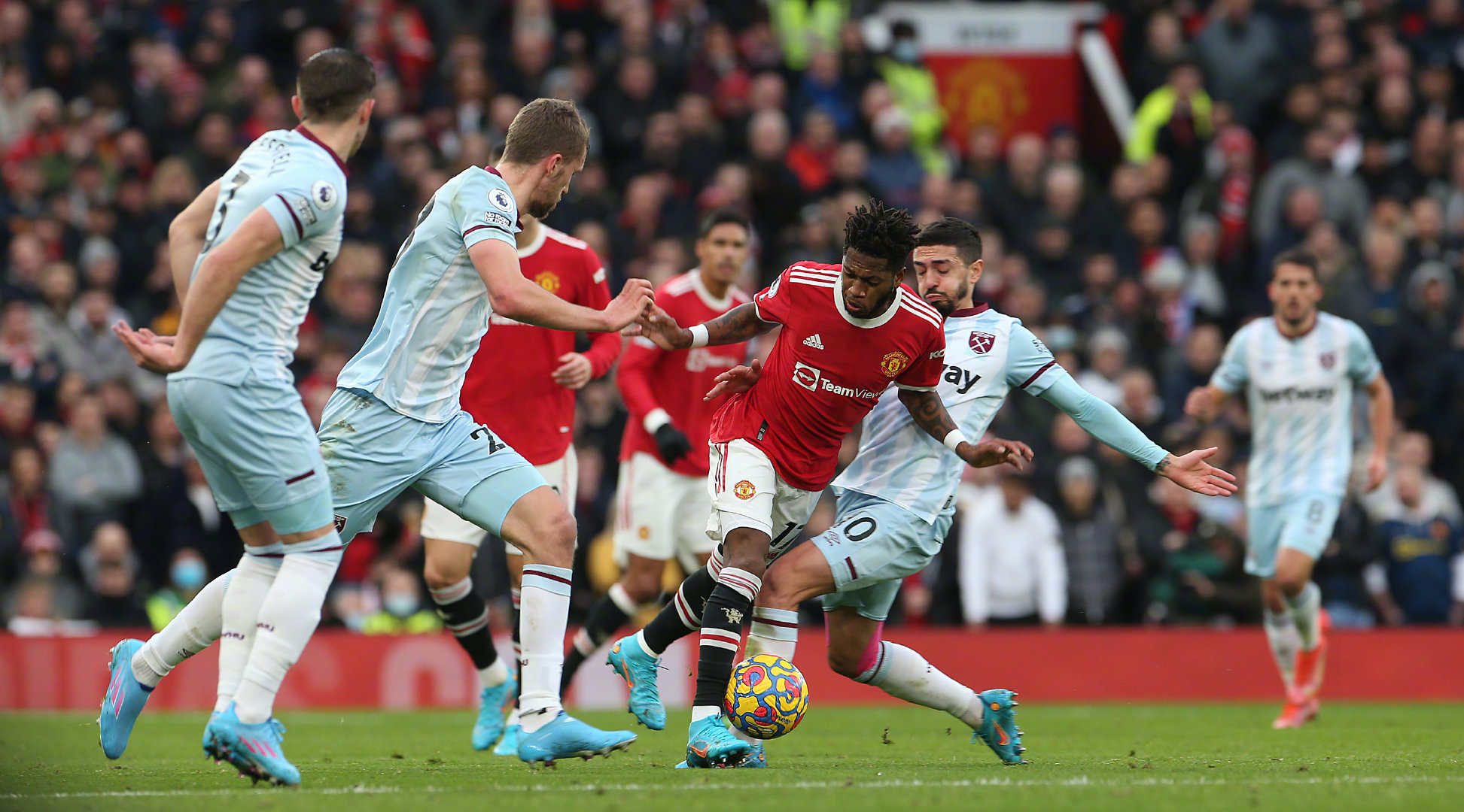 他熱衷於哲 他熱衷於哲